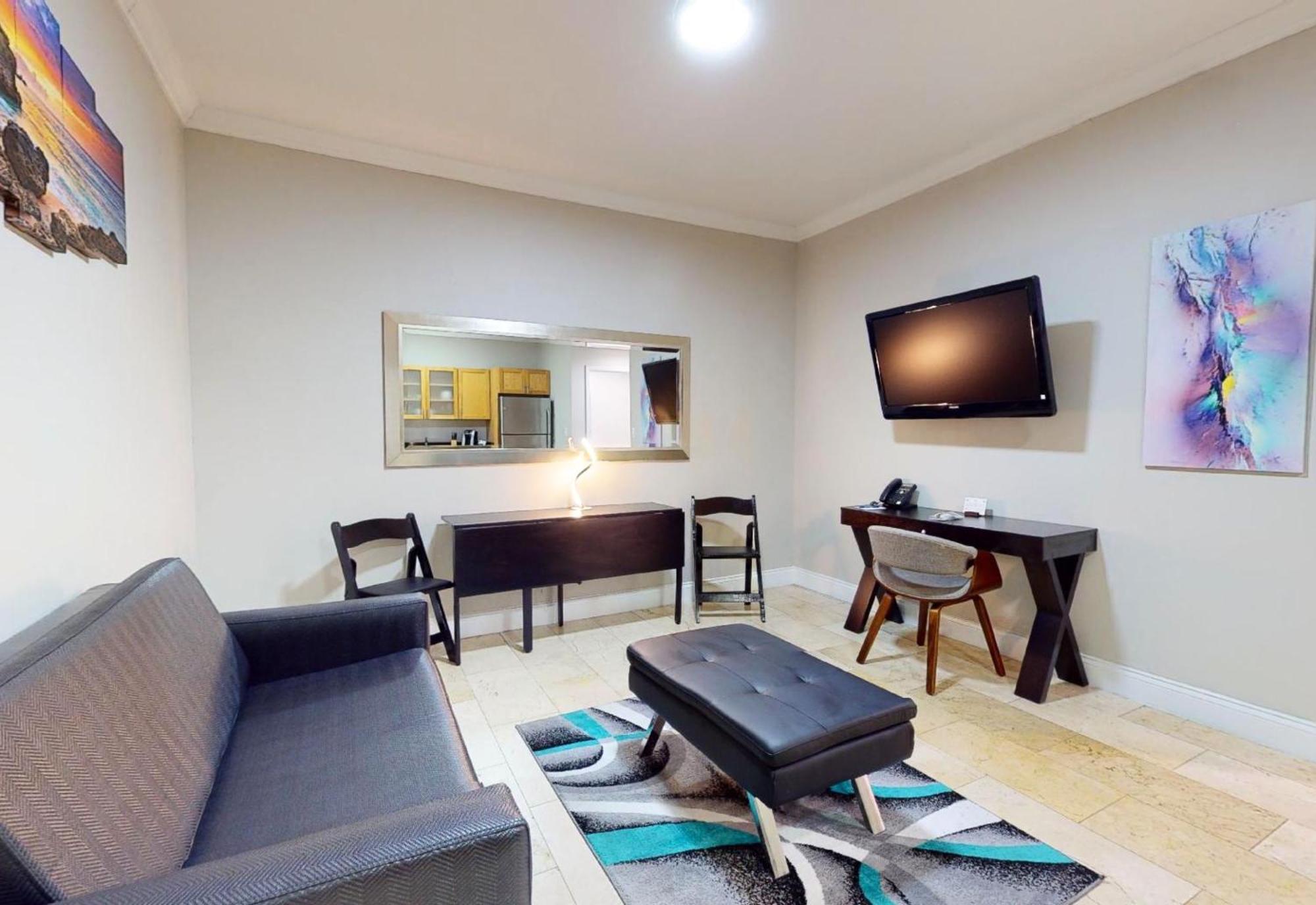 Nuvo - Miami / Doral 4*
