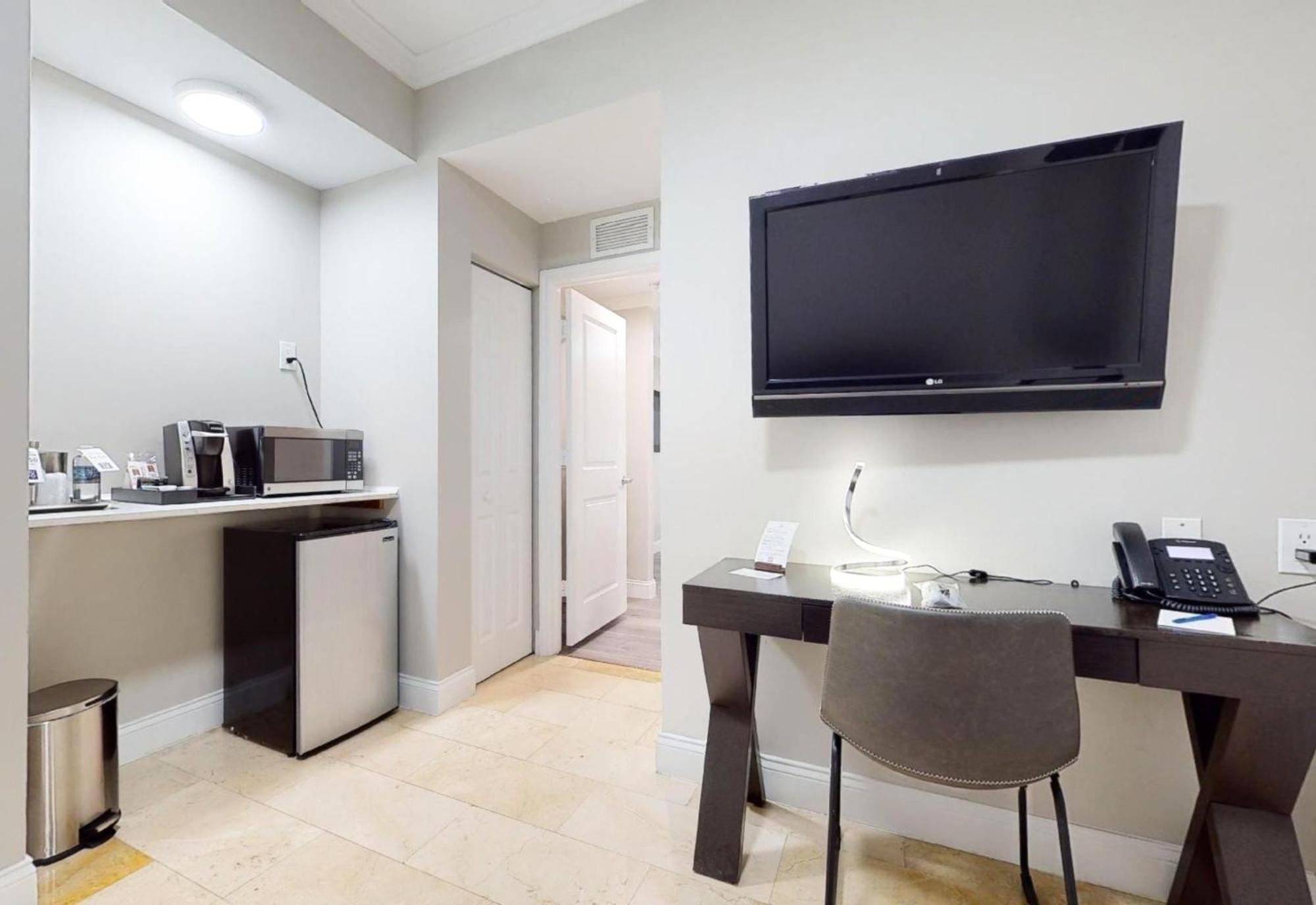 Nuvo - Miami Doral Hotel Sweetwater